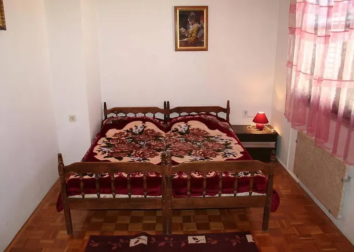 Pelister 아파트 메덜린